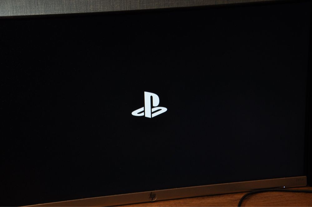 PlayStation 5 +2 контролера + 3 игри
