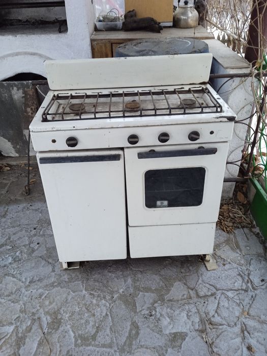 Трехкамфорная газовая плита.
