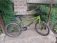 BMX jumper verde