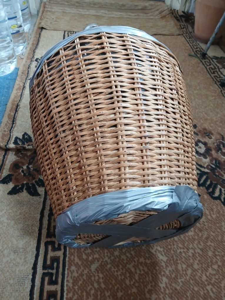 Стъклена дамаджана