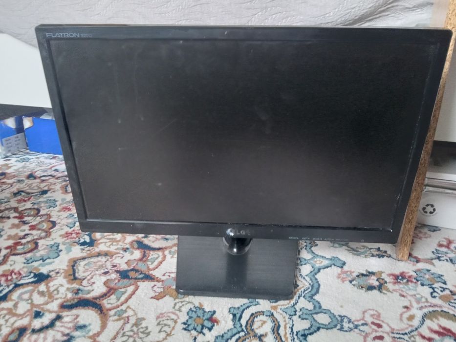 Монитор LG Flatron E2042C-BN