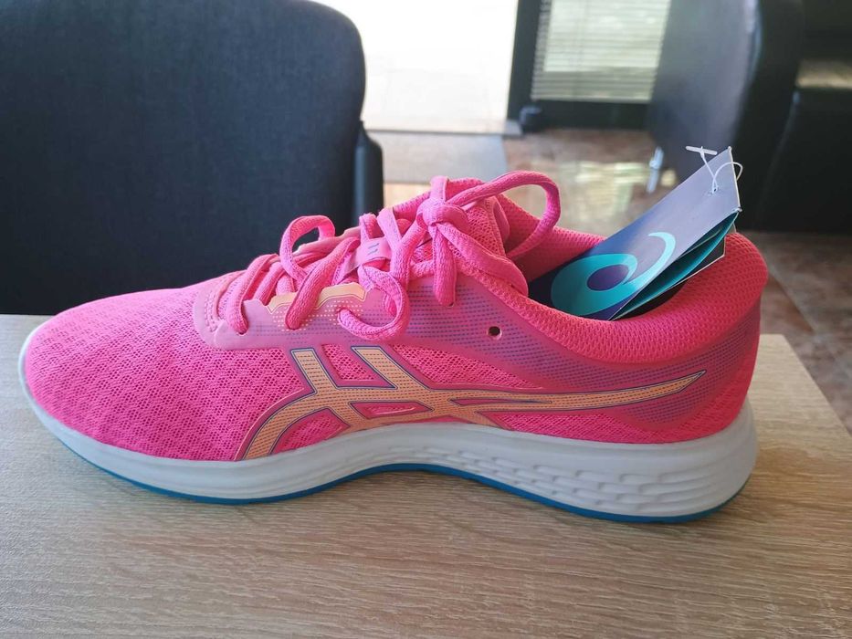 Оригинални спортни обувки Asics