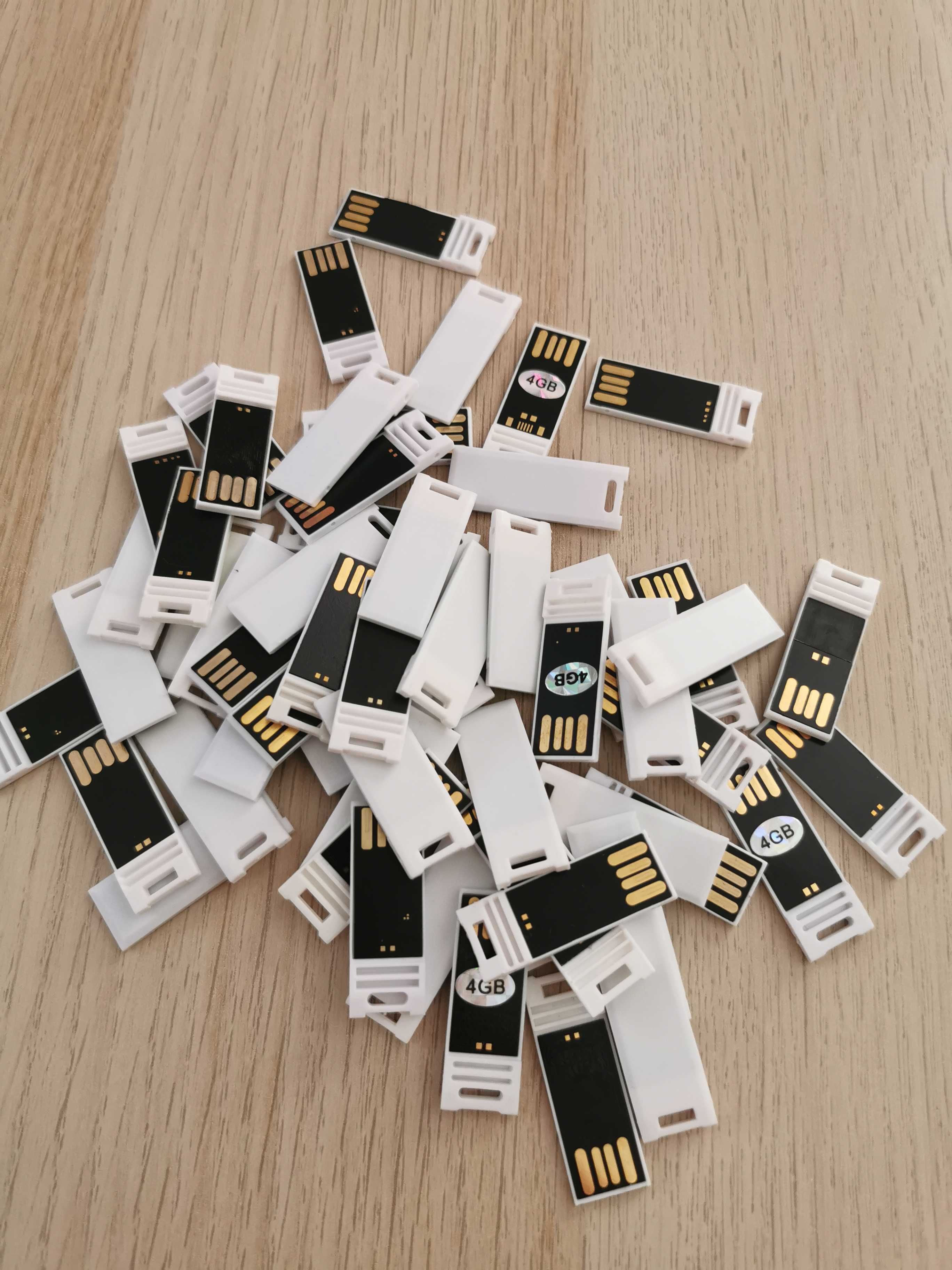 Memorii USB 4 GB