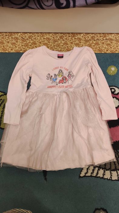 Прекрасна рокля за малка принцеса!Обличана веднъж за повод!