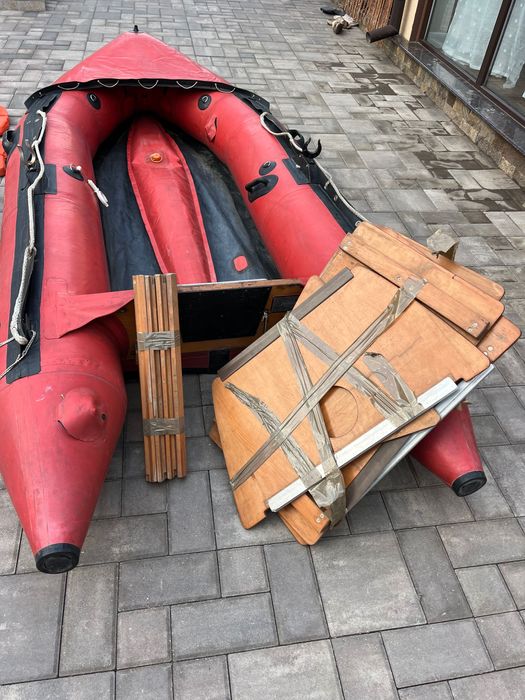 Barcă Gonflabilă cu motor