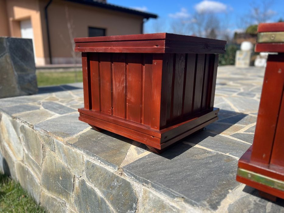 Ghiveci si jardiniera din lemn - mobilier gradina