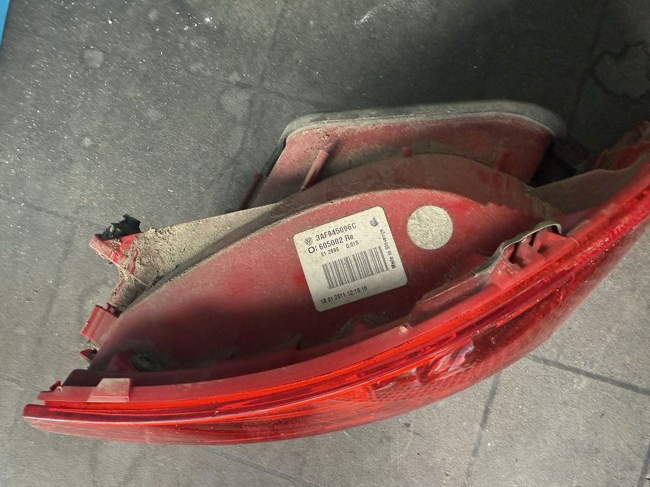 Stop dreapta impecabil vw Passat B7 break combi variant berlina