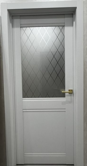 Продам дверь белую