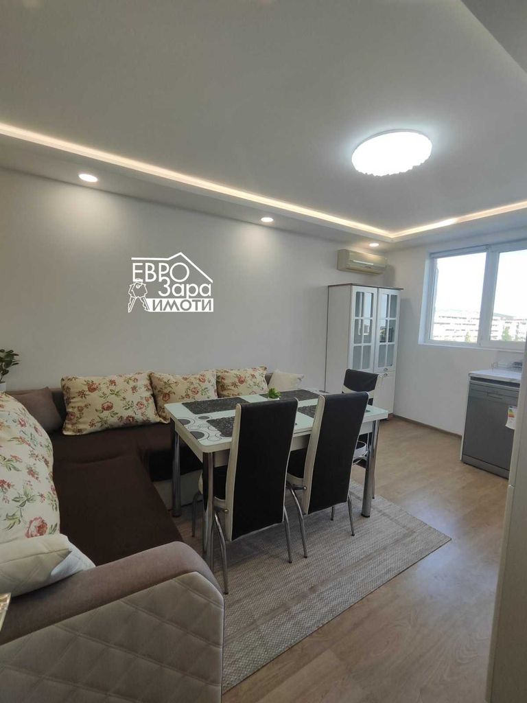 Дава се под наем Тристаен апартамент в Стара Загора, Център - 60 кв.м за 408 € - Снимка #1