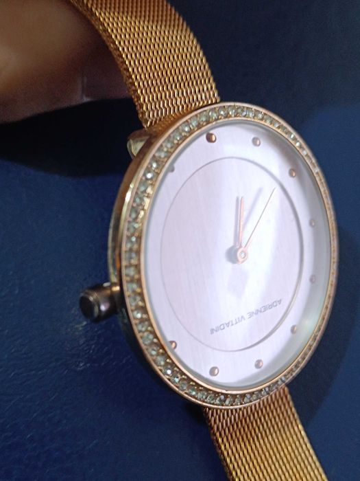 Работещ Дамски часовник Adriane Vittadini