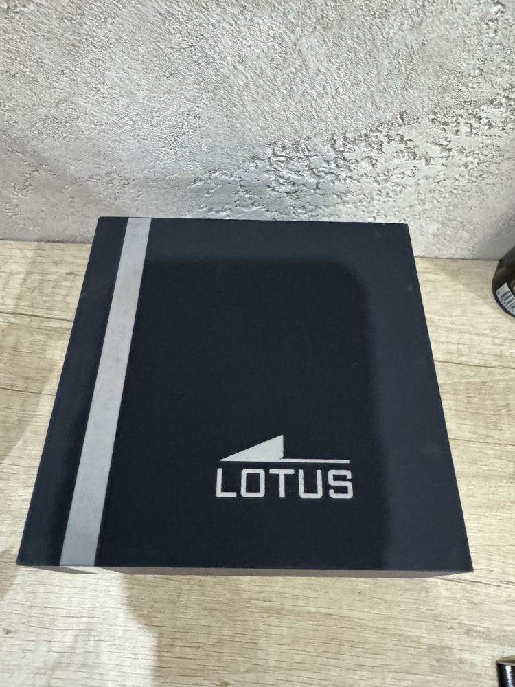 Мъжки часовник LOTUS