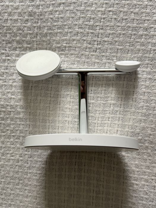 Belkin 3 in 1 charging stand безжична зарядна станция