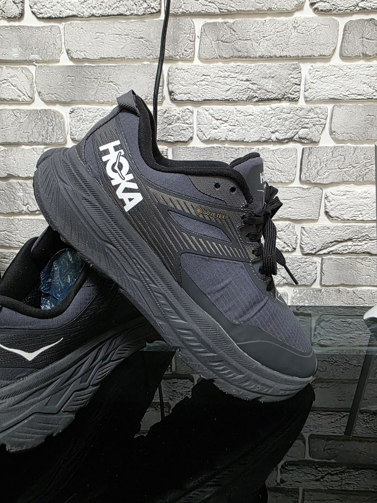 Оригинальные кроссы HOKA