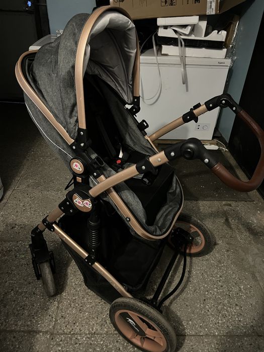 Продам коляску с ортопедическим матрасом