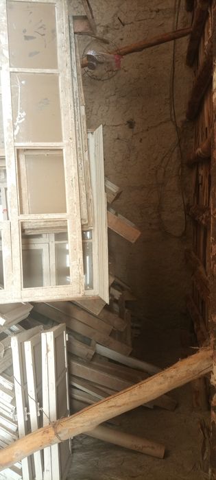 Taxta eshik derazalar va taxtalar sotiladi