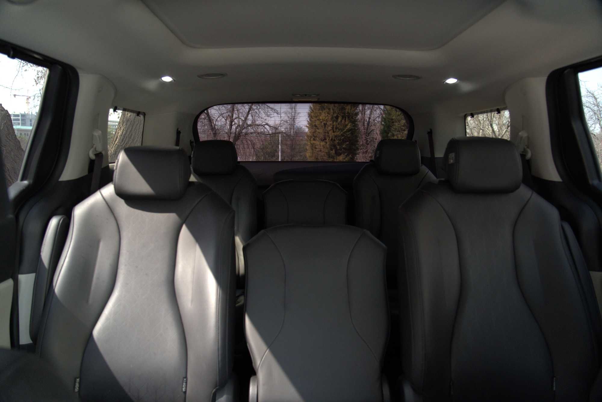 Перевозка и встреча с аэропорта на Kia Carnival для VIP персон