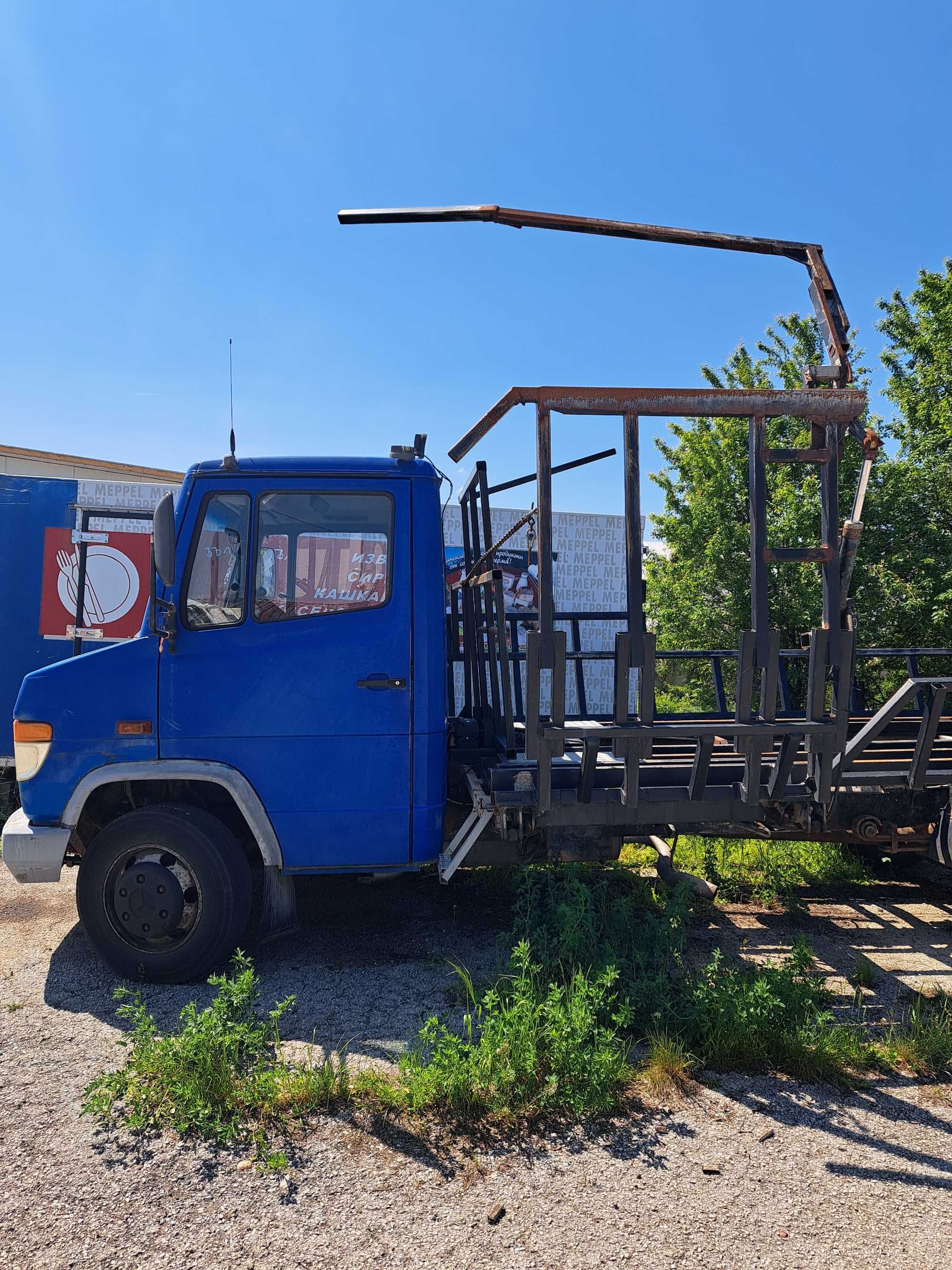 Камион за рулонни бали