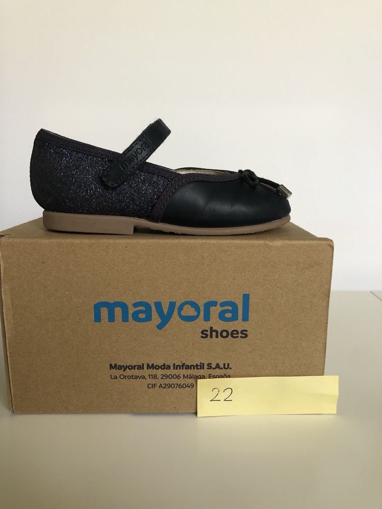 Обувки Adidas, Mayoral