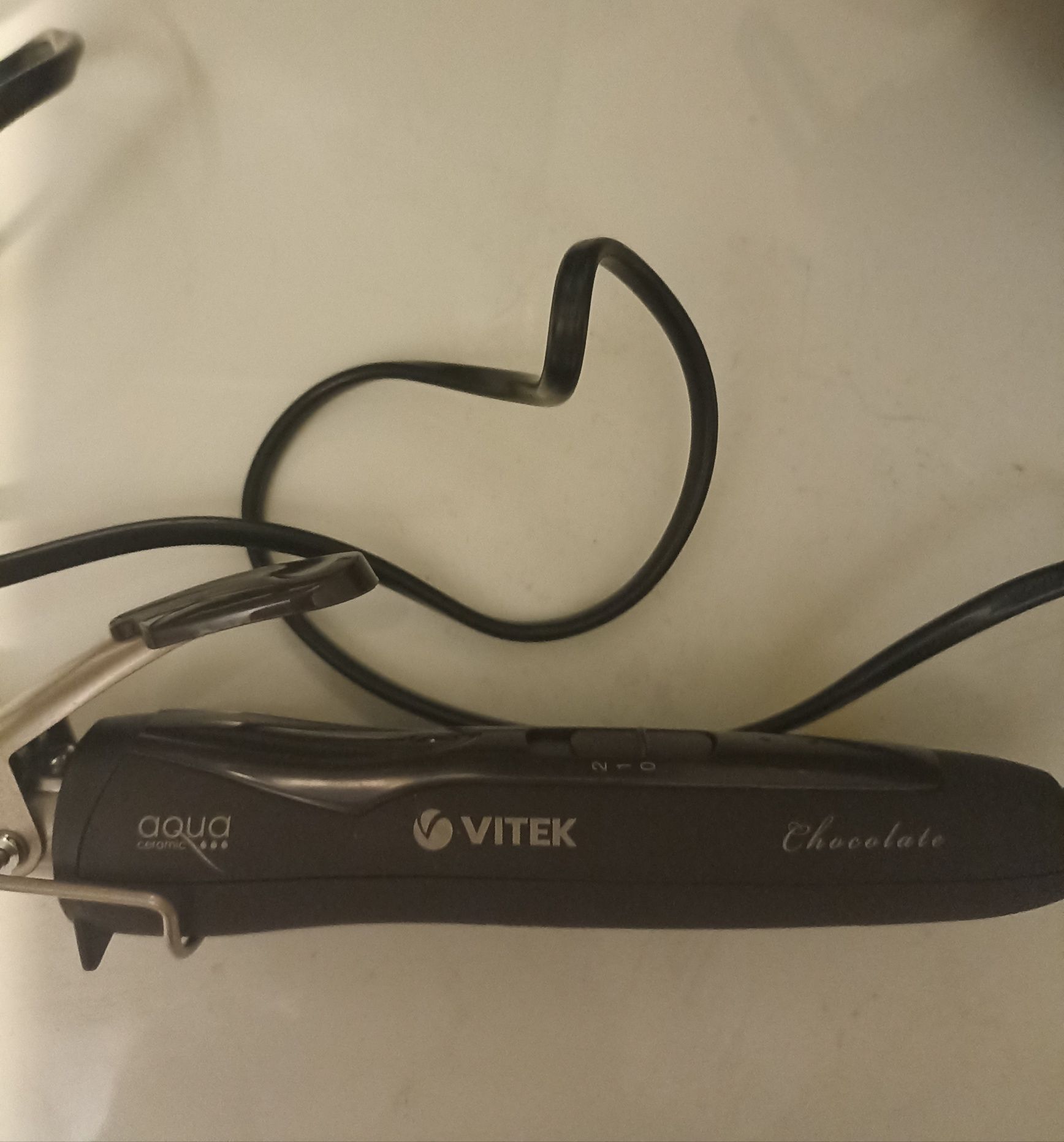 Срочно Продам электрощипцы Vitek в отличном состоянии!