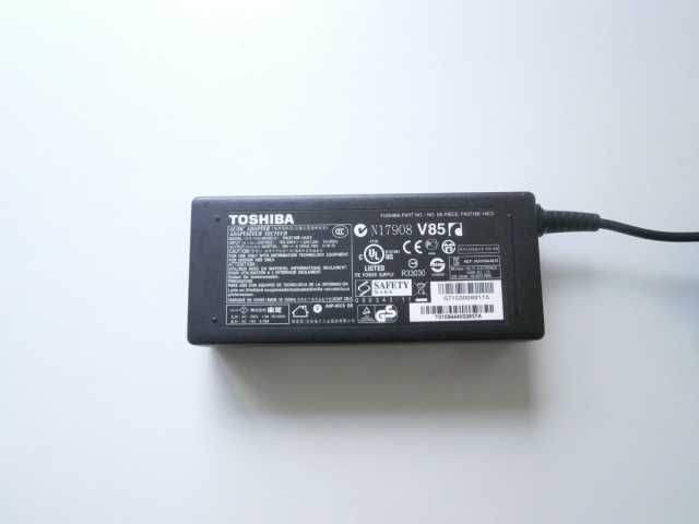 Зарядно лаптоп Toshiba