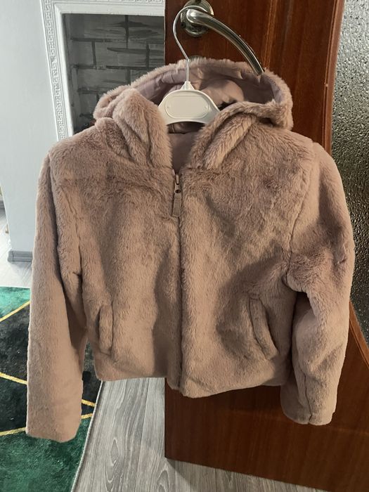 Vand 2 Blanite marimea 140 la super pretul de 100 lei