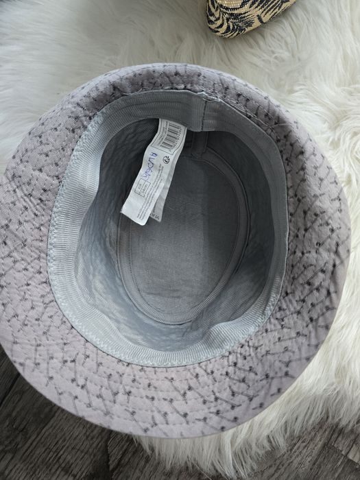 Set pălării haioase marca H&M