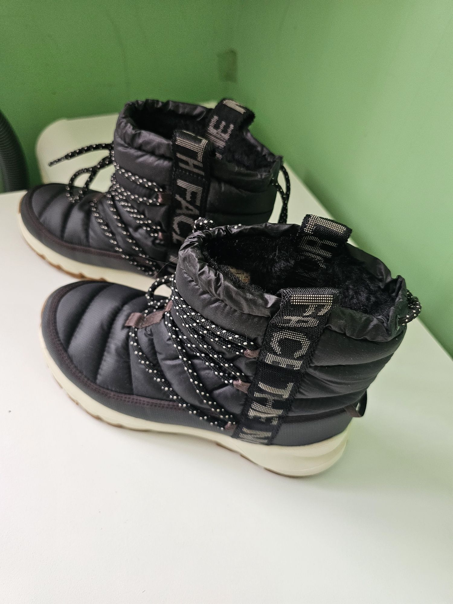 The North Face ghete nr 37