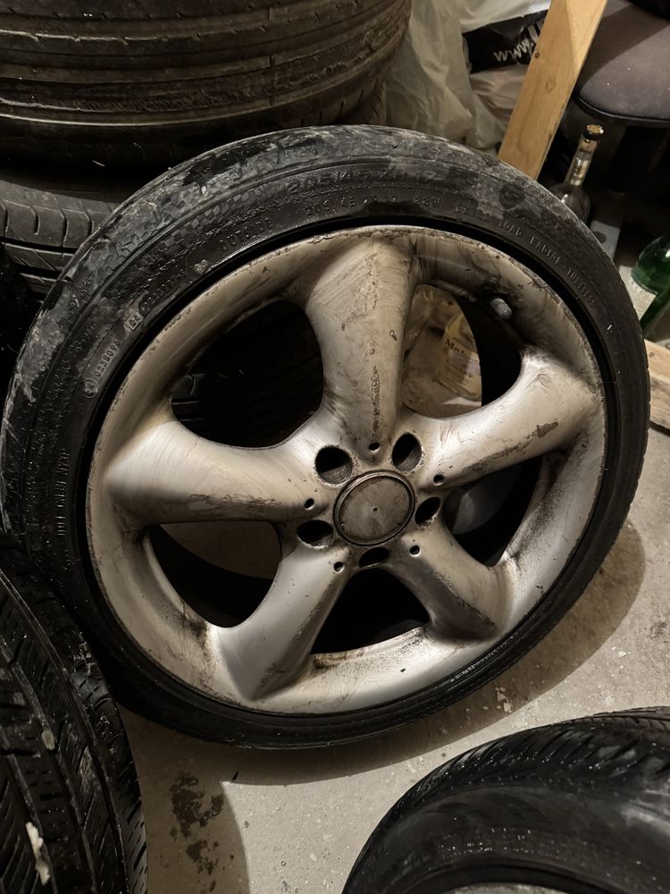 Продавам Гуми с Джанти за Mercedes 17ки