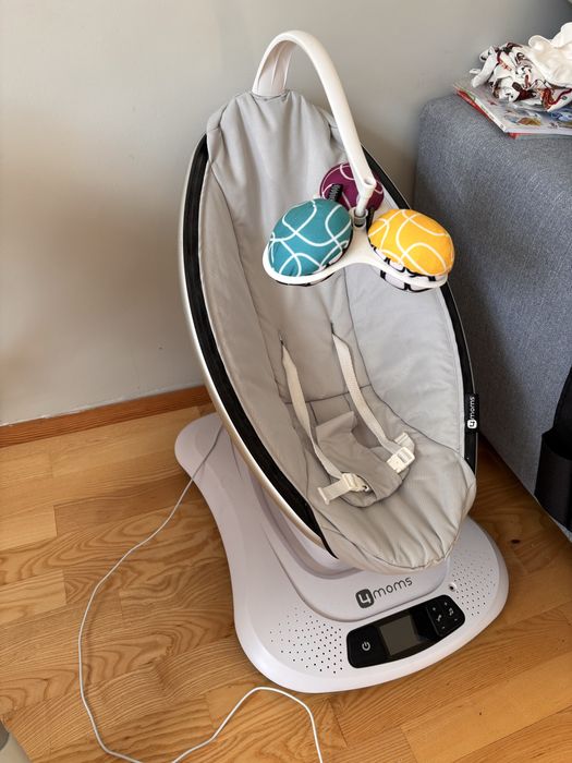 Бебешка люлка 4moms mamaRoo 4 + подложка за новородено