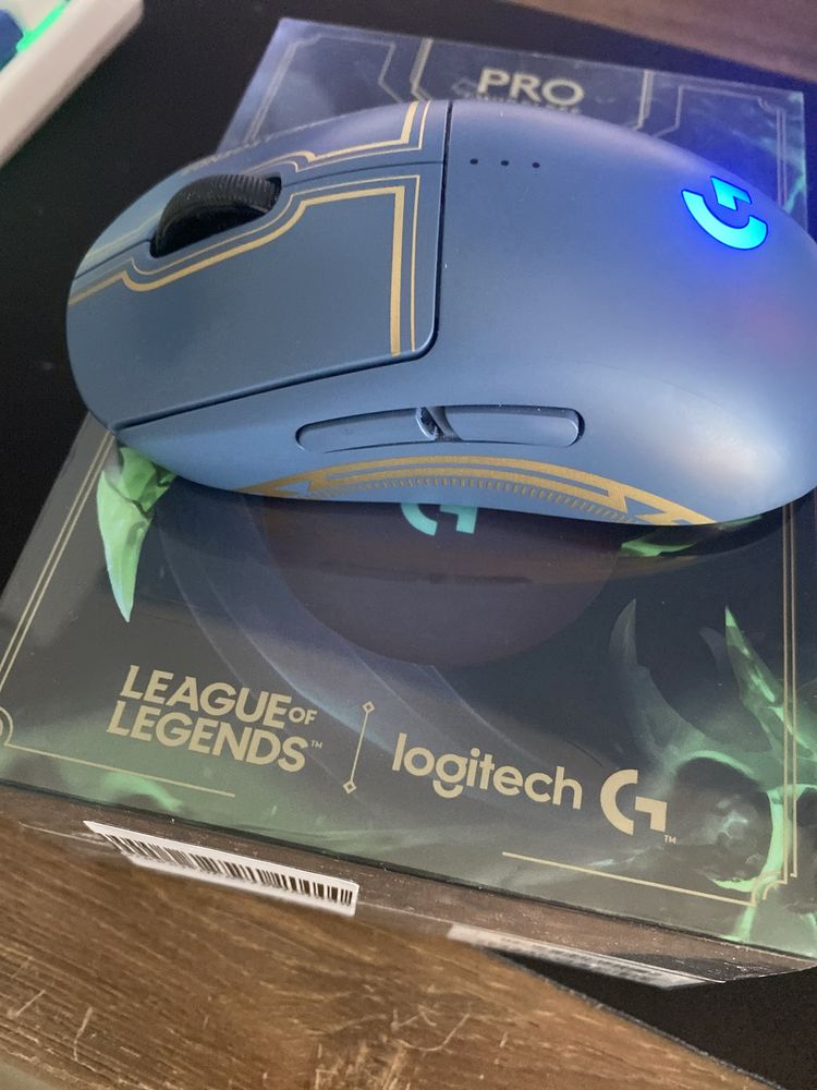 Logitech g pro LEAGUE OF LEGENS