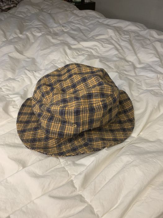 Шапка идиотка Urban Outfiters дамска