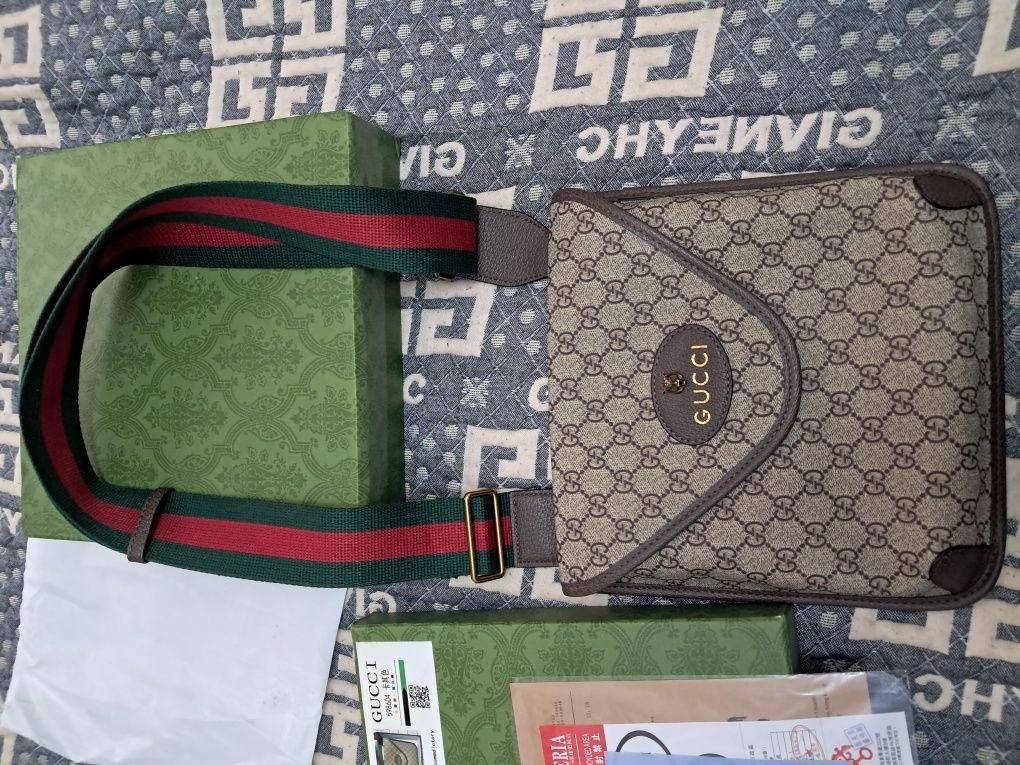Gucci sumka sotladi
