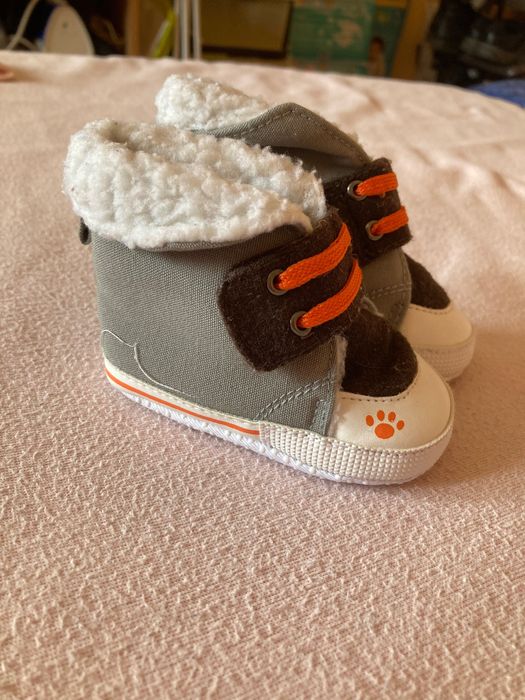 Бебешки обувки - размер 17
