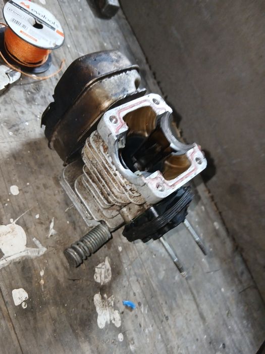 Vând chiulasă tobă de drujba husvarna 240