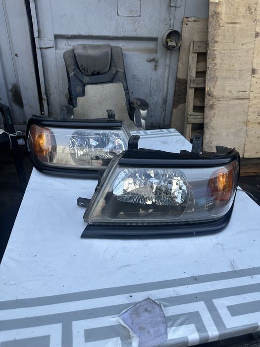 Фары на Mitsubishi Montero sport