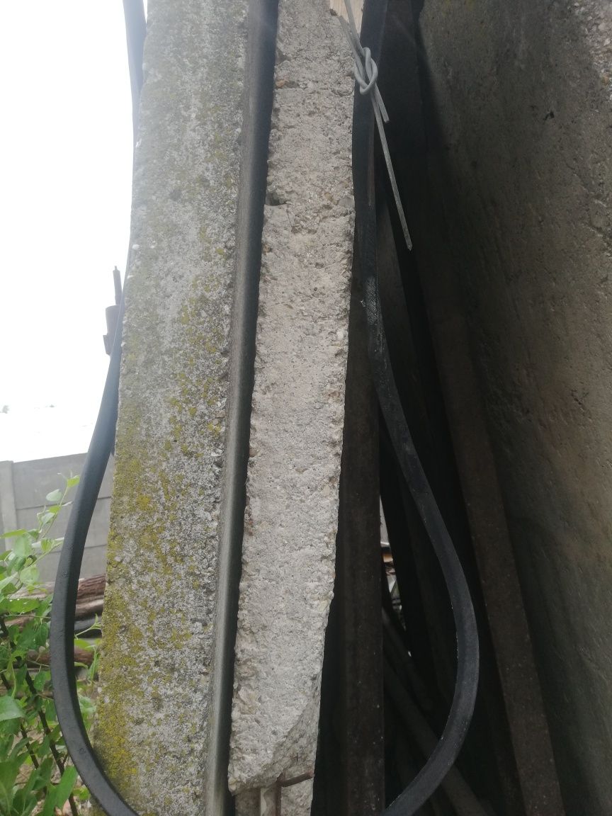 Vând placi beton