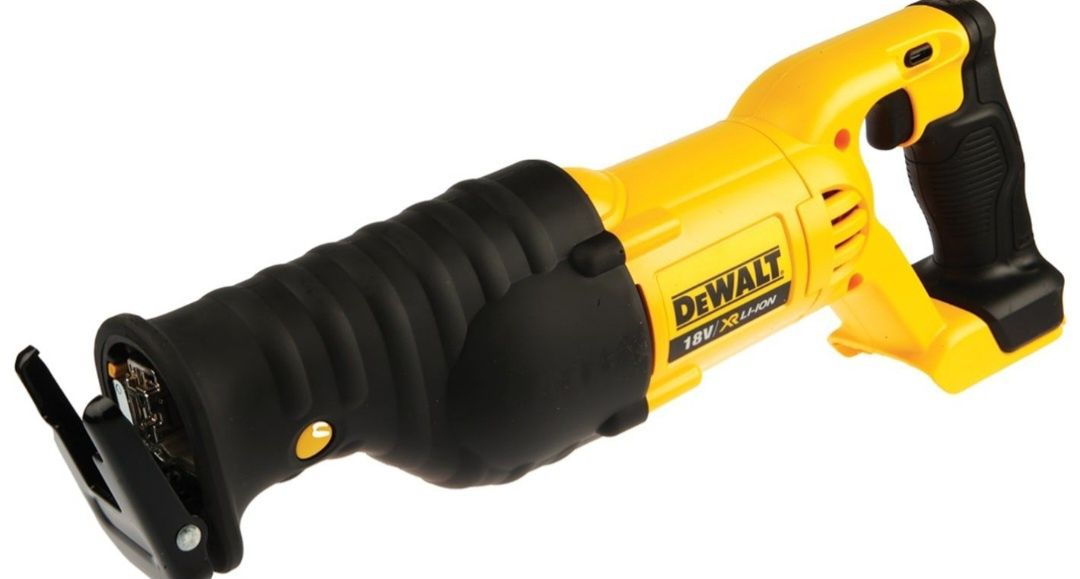 Саблен трион Dewalt DCS380N/18V