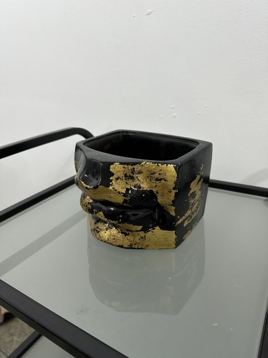 Ваза в форме губ