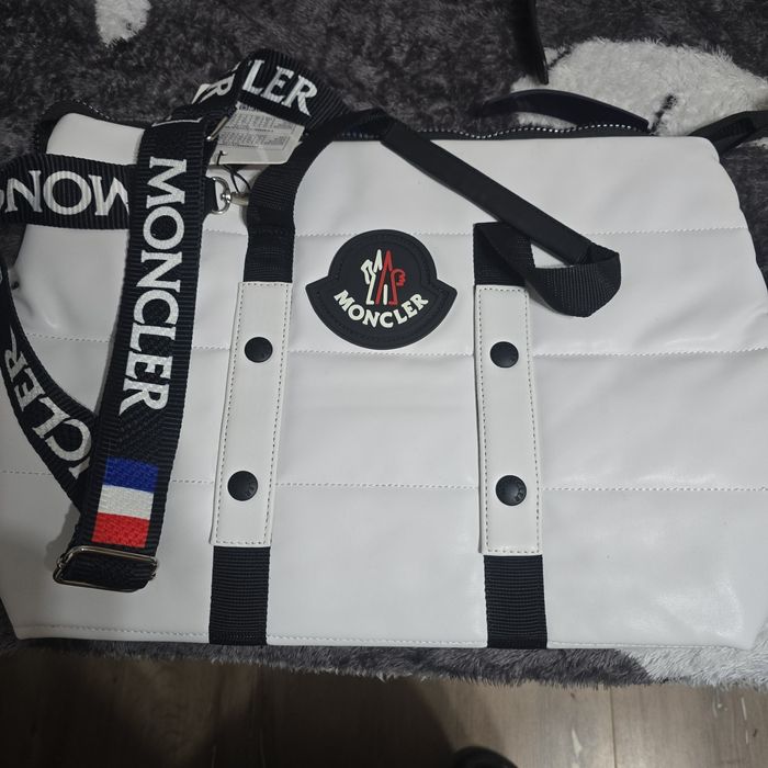 Дамски чанти от изкуствена кожа