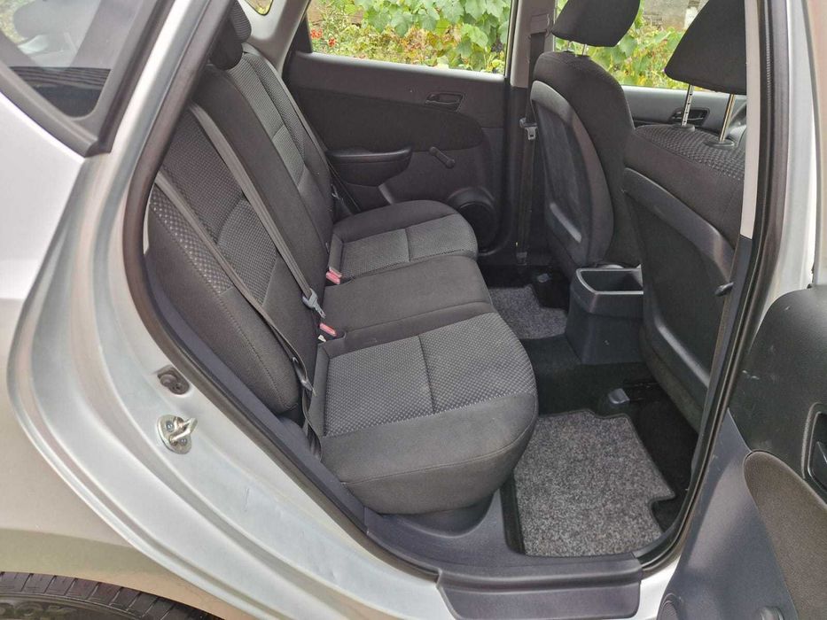 Hyundai i30 1.4 Benzina 110 Cp 2009