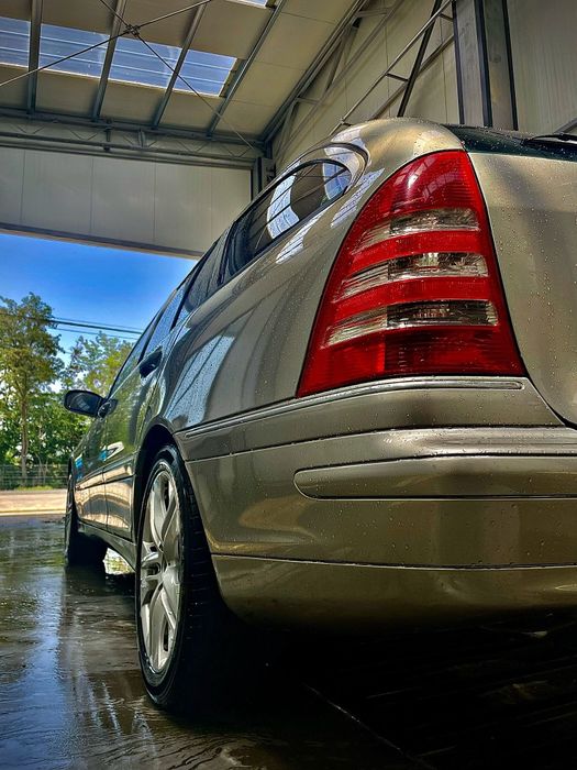 Mercedes-Benz C-Class Avantgarde