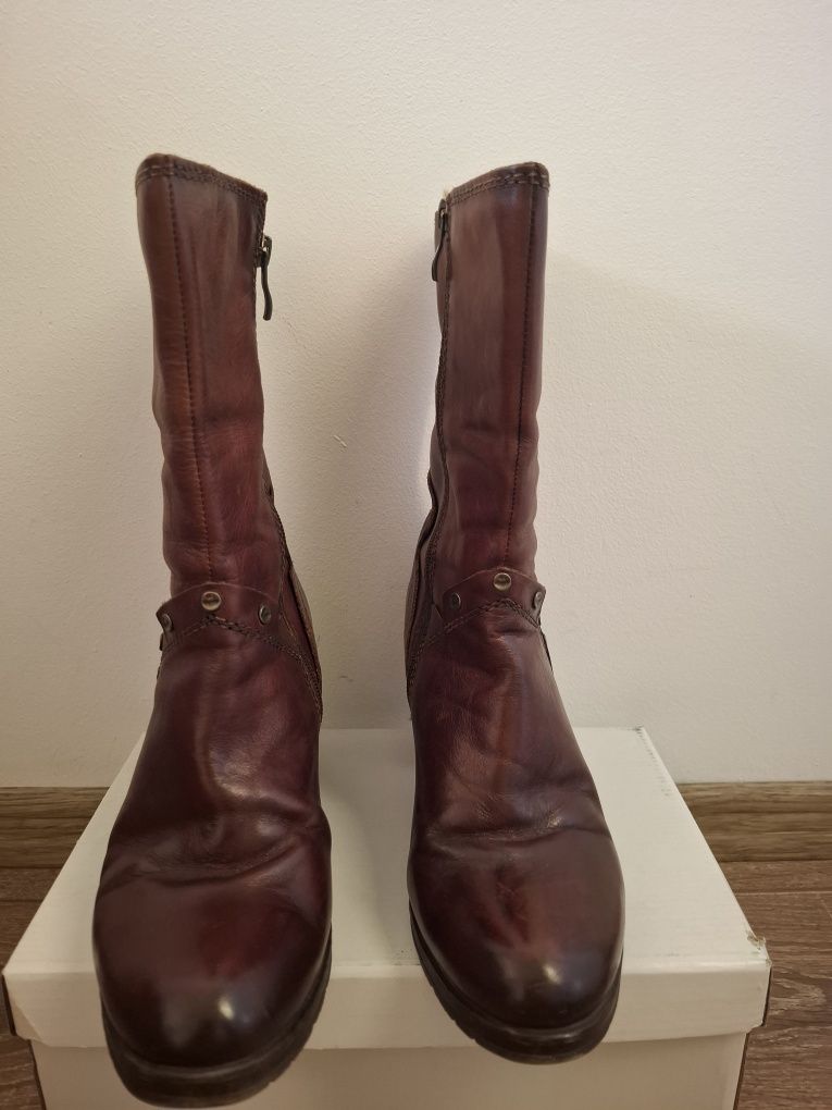 Ghete din piele bordo cu capse decorative, mărimea 40