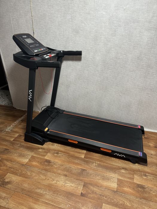 Продам беговую дорожку AVA A4