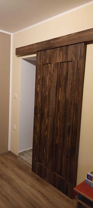 Продавам масивна къща