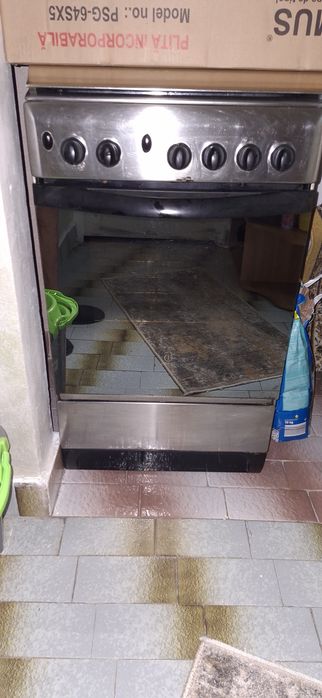 Aragaz din inox cu rotisor