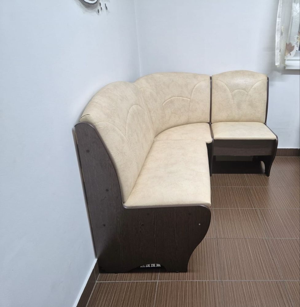 Coltar bucatarie + masă