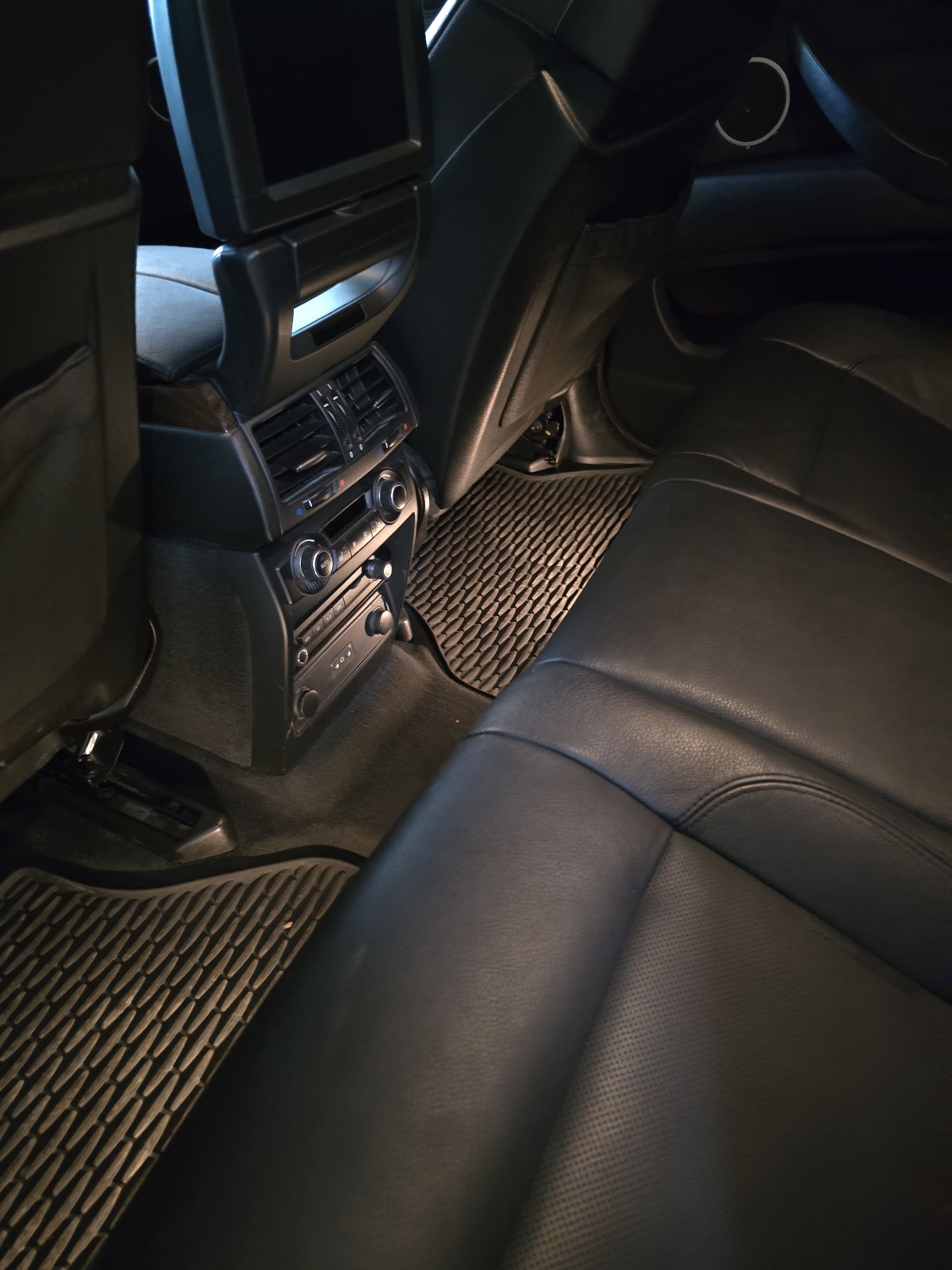 BMW X6 4.4 лик сотилади
