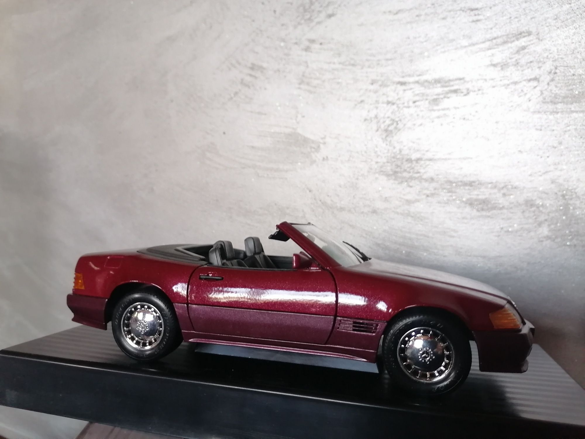 1:18 Mercedes Benz 500 SL 1998