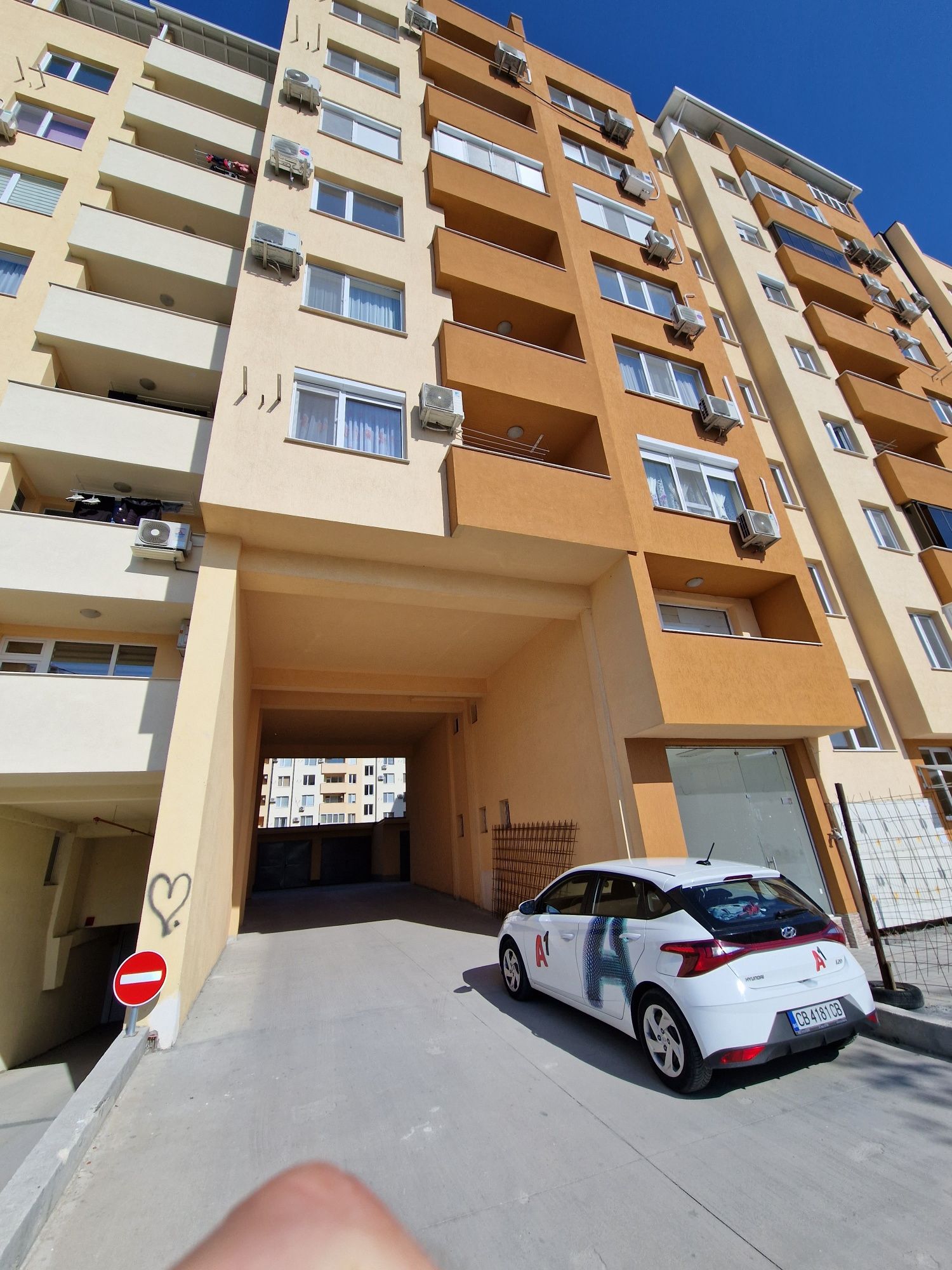 Гараж / склад 19м² за автомобил и мотор под наем в ЖК Тракия, бл.230,