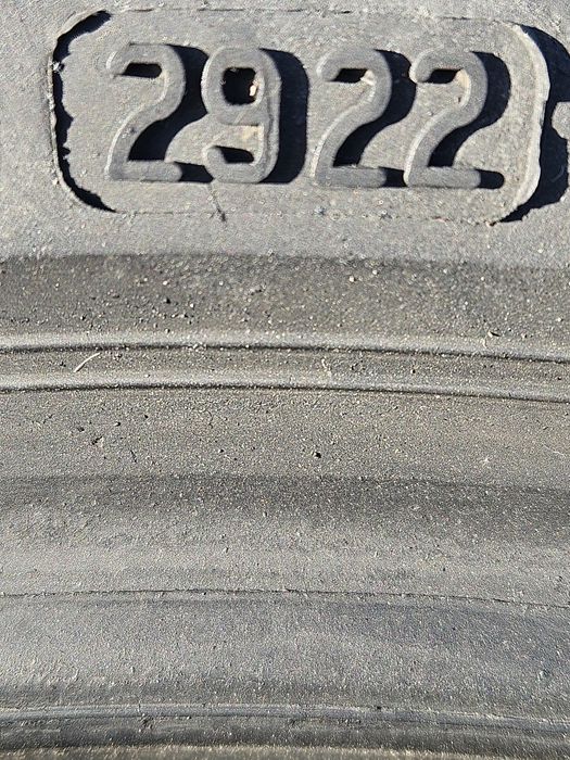 Vând anvelope iarna 205/60/18 205/60r18 BRIGESTONE